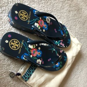 Tory Burch Thandie Printed Wedge Flip Flops Size10